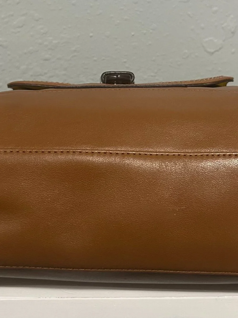 Vintage coach leather hobo in color camel with silver hardware.